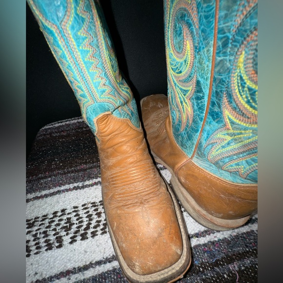 Women’s Justin boots - Picture 2 of 4